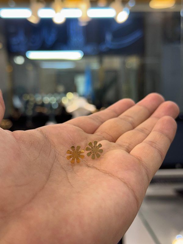 گوشواره میخی